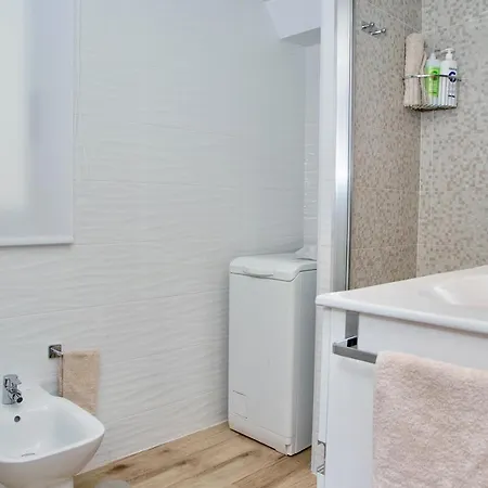 Luxury 12th Floor Beachfront Διαμέρισμα