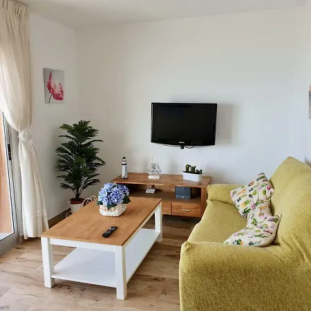 Luxury 12th Floor Beachfront Apartament *