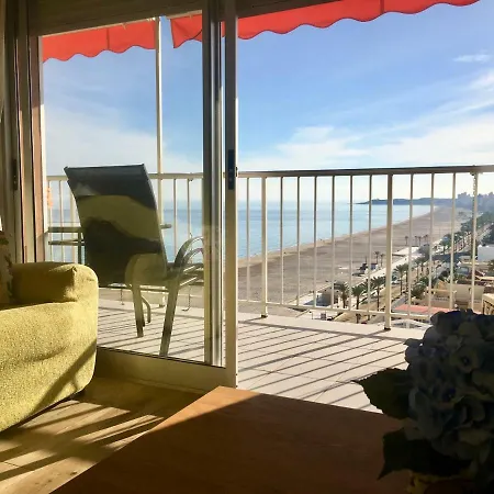 Luxury 12th Floor Beachfront Apartament *