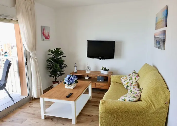 Luxury 12th Floor Beachfront Apartment *